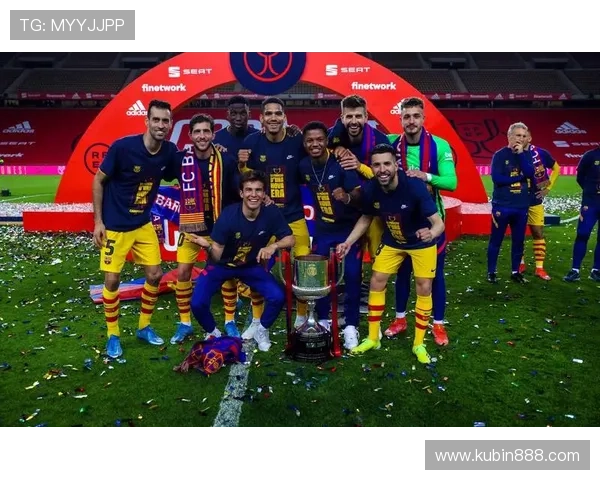 博阿滕言入巴萨梅西点头赞C罗